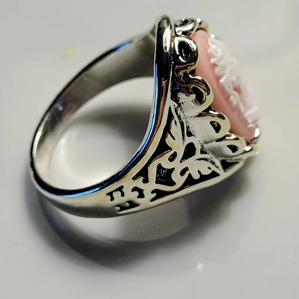 Vintage Style Blush Cameo Ring – Silver Tone Filigree Setting – Size 8